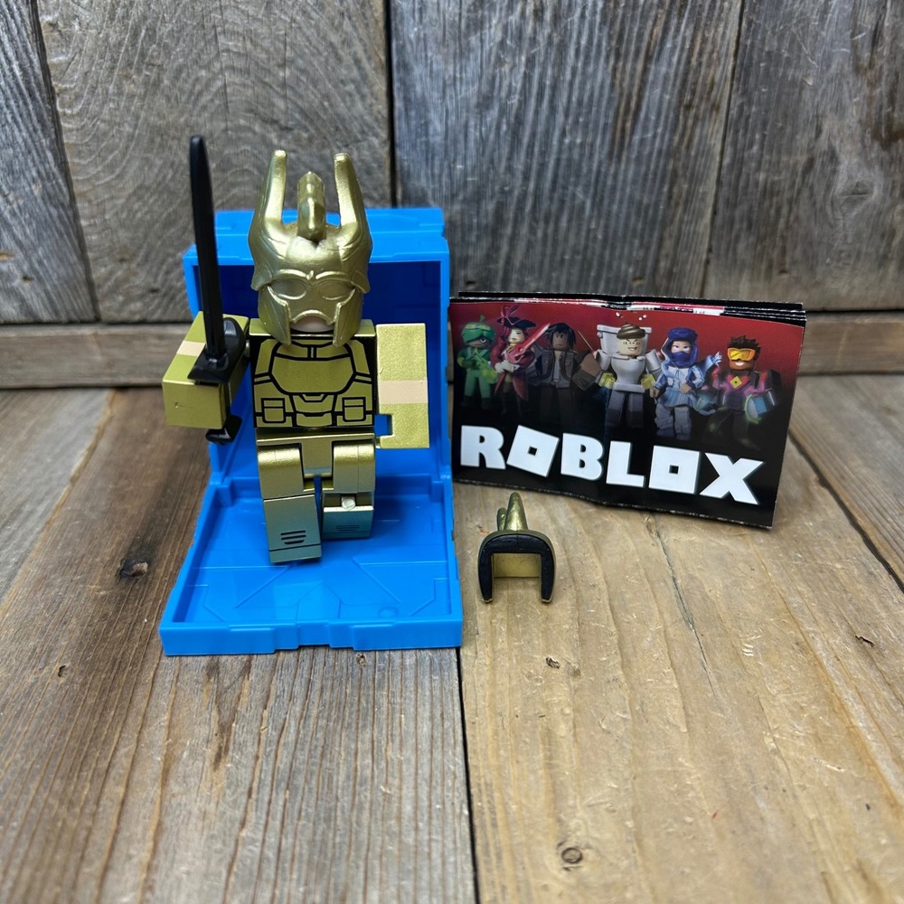 Roblox Roblox Mystery Figure Series 9 Soybeen with Sword and Blue Crate Case